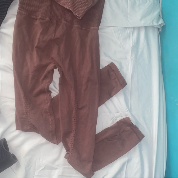 2 sets of FP Movement leggings and tops - Picture 5 of 5